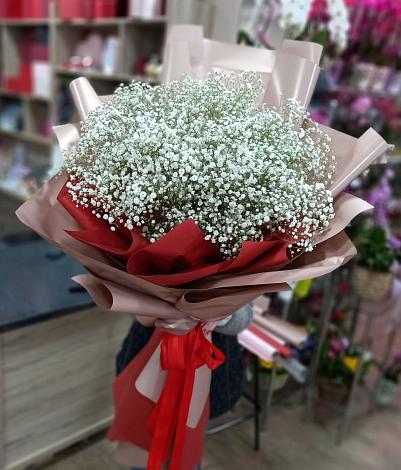 Букет цветов из: Гипсофила в Первое Мая