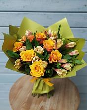 Букет цветов из:  Альстромерии и Розы в Первое Мая