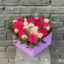 Цветочная композиция из Розы в коробке в Первое Мая