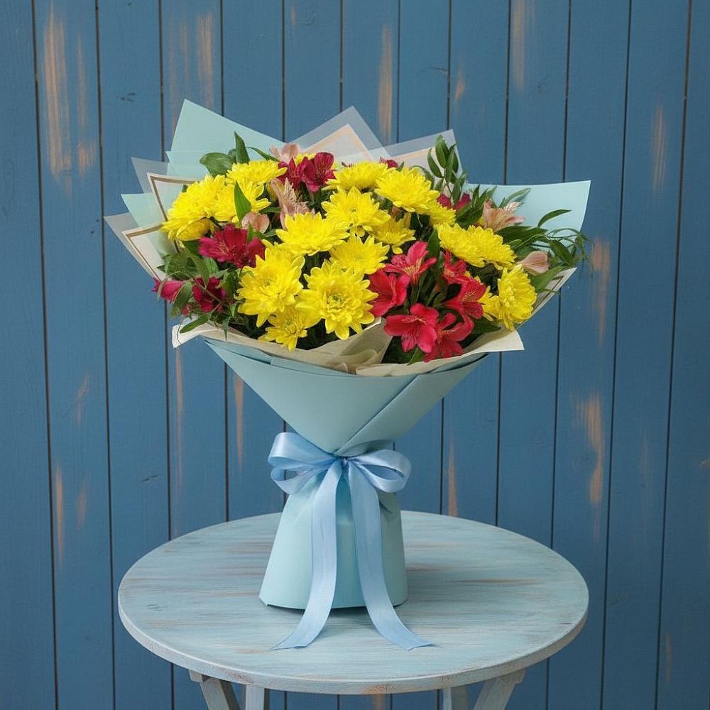 Букет цветов из: Альстромерии и Хризантемы в Первое Мая