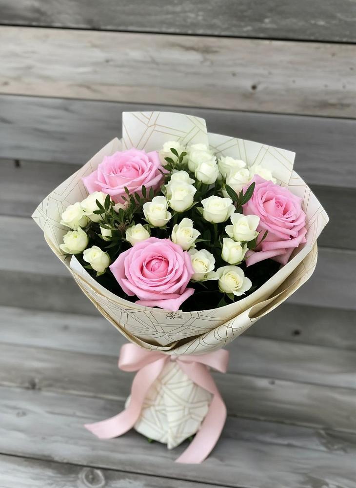 Букет цветов из: Розы в Первое Мая