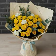 Букет цветов из:  Розы в Первое Мая