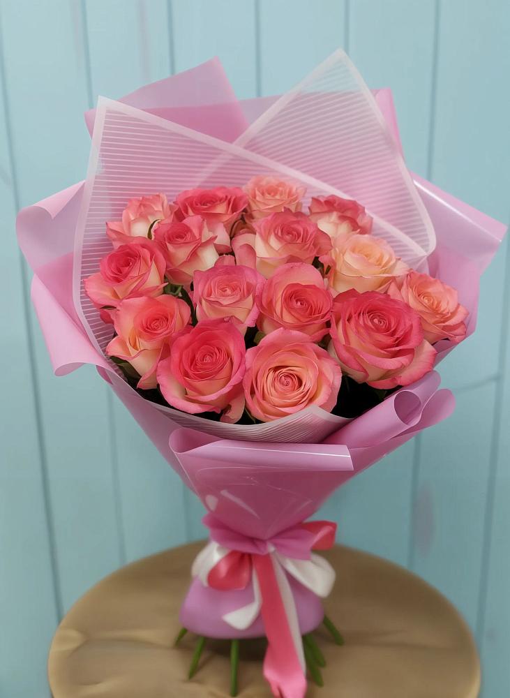 Букет 15 Розовых роз Равель в Первое Мая