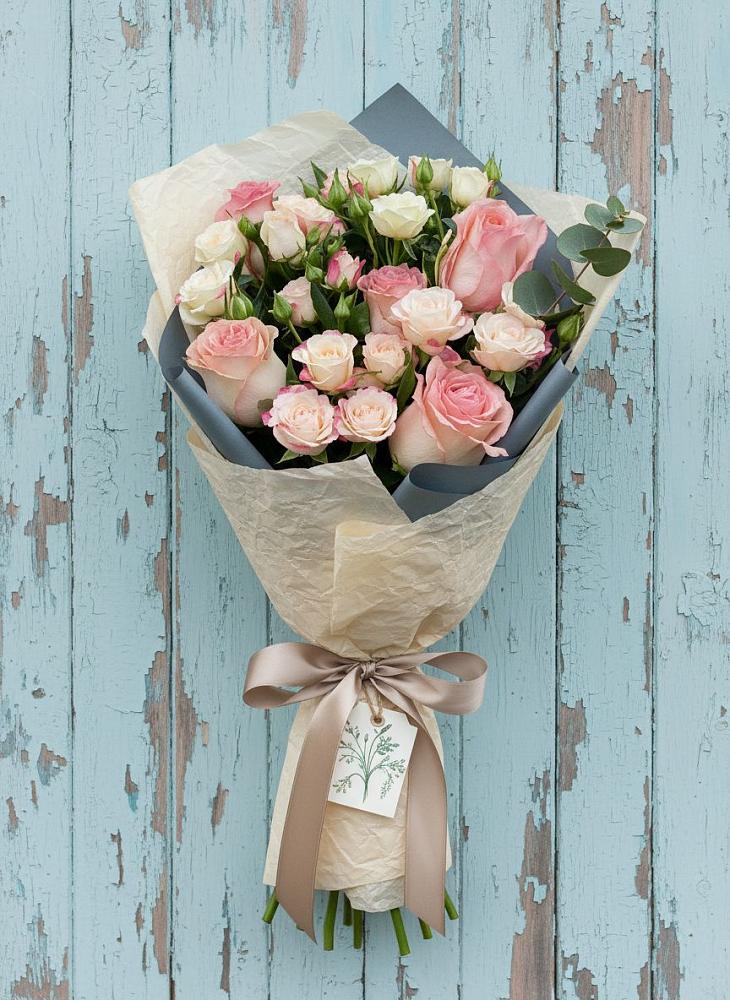 Букет цветов из: Розы в Первое Мая