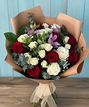 Букет цветов из:  Розы и Альстромерии в Первое Мая