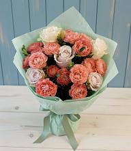 Букет цветов из:  Розы в Первое Мая