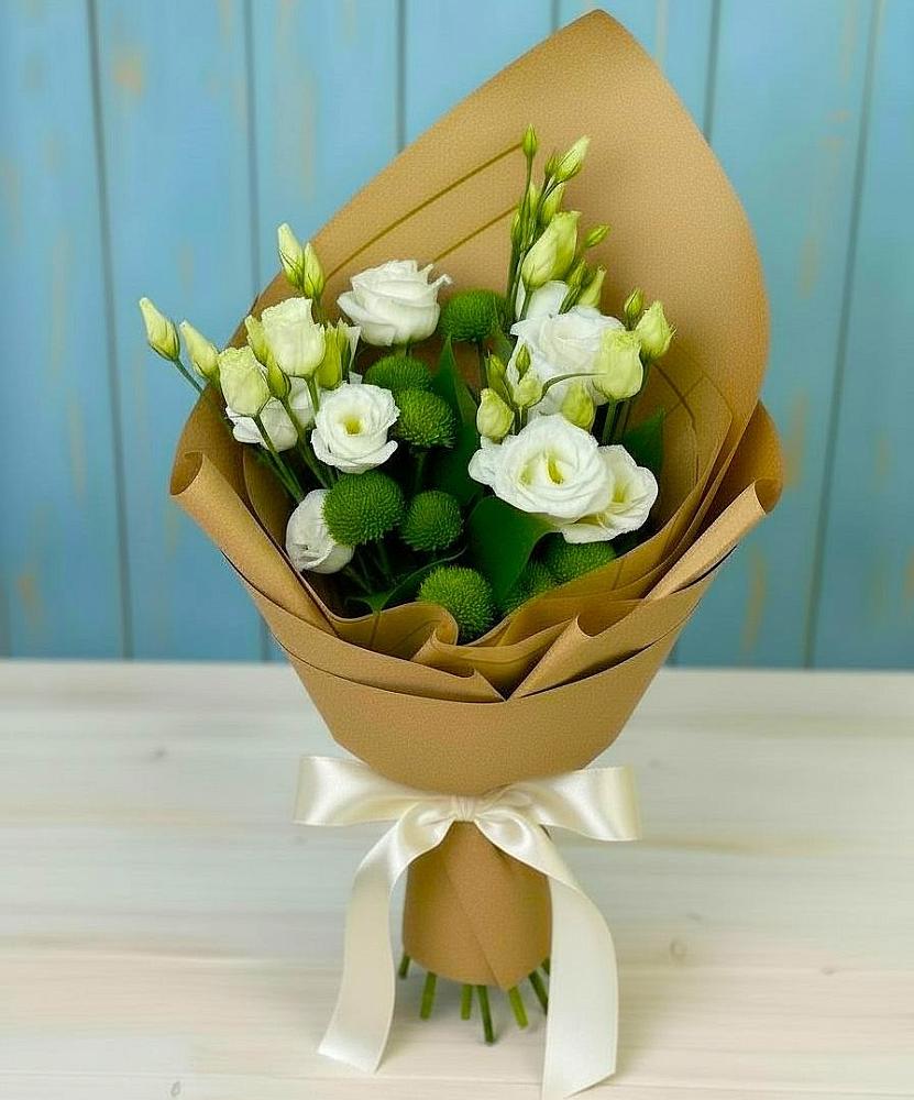 Букет цветов из: Хризантемы и Лизиантусы в Первое Мая