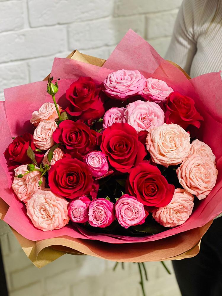 Букет цветов из: Розы в Первое Мая