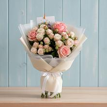 Букет цветов из:  Розы в Первое Мая