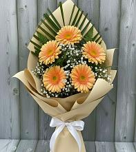 Букет цветов из:  Герберы в Первое Мая