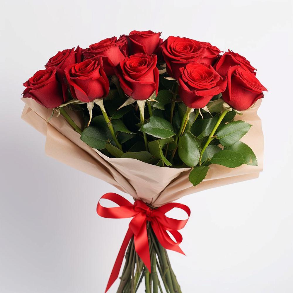 Букет 11 Красных роз Эдлесс Лав в Первое Мая