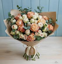 Букет цветов из:  Альстромерии и Розы в Первое Мая