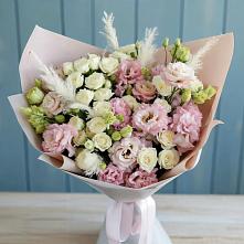 Букет цветов из:  Альстромерии и Розы в Первое Мая