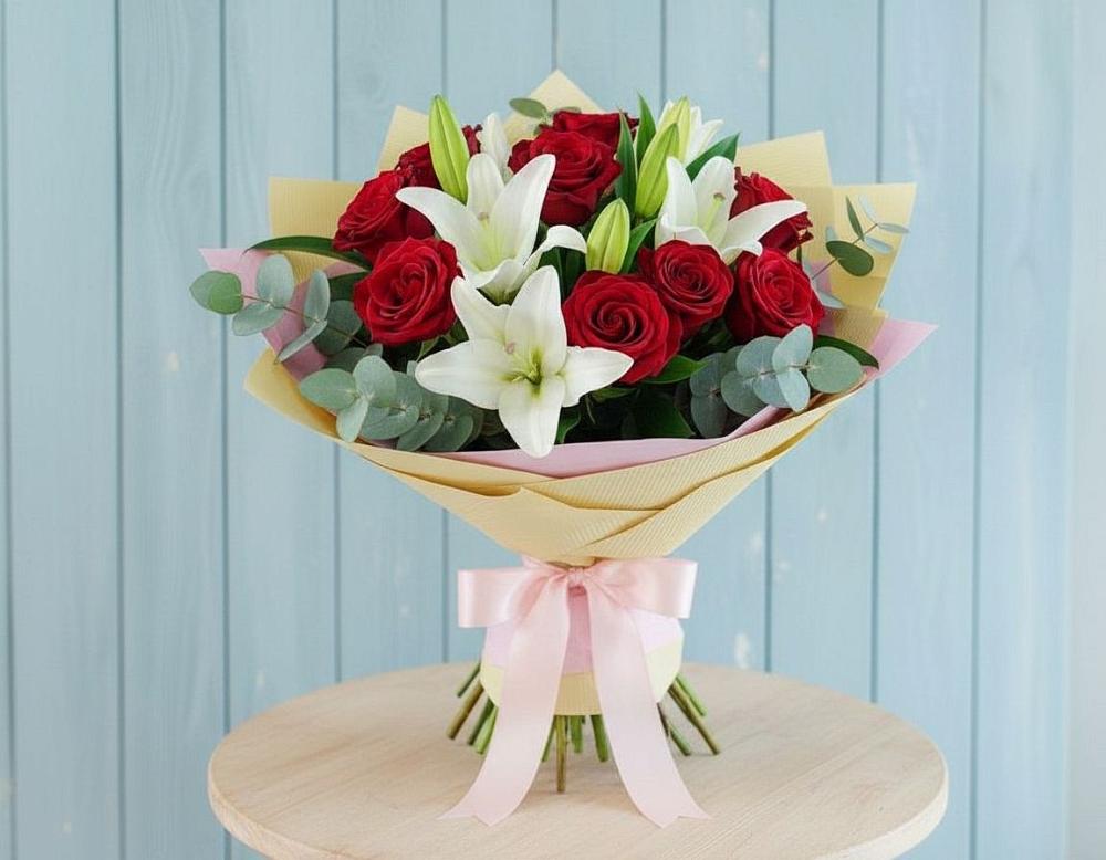 Букет цветов из: Лилии и Розы в Первое Мая